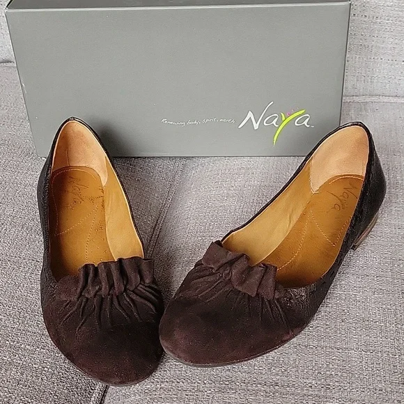 Brown Flat - Picture 1 of 5